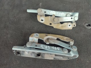 Петля капота левая, Chrysler Voyager 2007-2010
