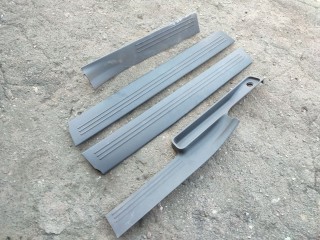 Накладка на порог внутренняя передняя правая, Dodge Caravan 2007-2010