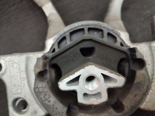 Подушка крепления кпп, ориг. номер 6862577, BMW 5 G30/G31 restailing
