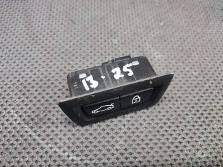 Кнопка открытия багажника, ориг. номер 9275121, BMW 5 G30/G31 restailing