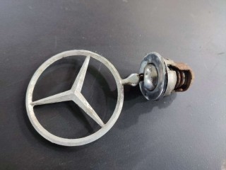 Эмблема, Mercedes E W124