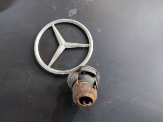 Эмблема, Mercedes E W124