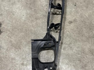 Крепления ( кронштейн ) крыла передний правый BMW X5 E70 2006-2010
