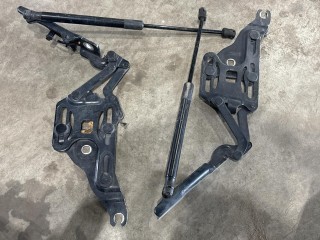 Петля капота BMW X5 E70 2006-2010