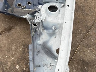 стакан кузова передний левый, Volkswagen Golf 3 1991-2000