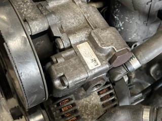 Насос гидроусилителя руля BMW 5 E60/E61 2007-2010, левый руль