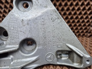 Кронштейн генератора, ориг. номер A607201009, 117107649R, Mercedes-Benz B W246 2014-2018