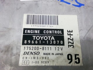 Блок управления двс, ориг. номер 8966113070, 1752008111, TOYOTA COROLLA VERSO 1 1 2001-2004