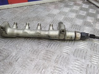 Топливная рампа дизельная, OPEL ASTRA J J 2009-2012