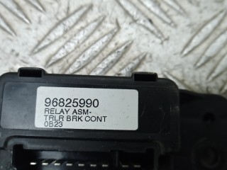 Блок управления ручника (стояночного тормоза), ориг. номер 96825990, CHEVROLET CAPTIVA 1 1 2006-2011
