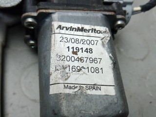 Стеклоподъемник передний правый, NISSAN INTERSTAR X70 X70 2001-2008