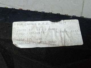 Блок предохранителей, ориг. номер 8200774786, OPEL MOVANO A A 2003-2010