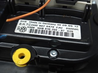 Блок управления печки и климат-контроля, ориг. номер 2H0907047E, VOLKSWAGEN AMAROK 1 1 2010-2016