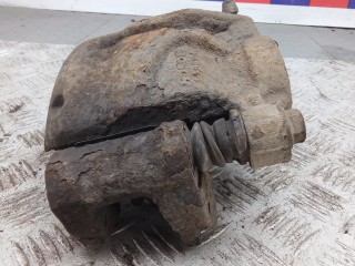 Суппорт тормозной передний правый, ориг. номер 2H0615124B, VOLKSWAGEN AMAROK 1 1 2010-2016