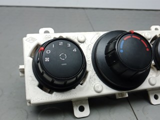 Блок управления печки и климат-контроля, ориг. номер 275700007R, NISSAN NV400 2010-2021