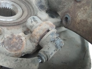 Ступица передняя правая, ориг. номер MN103586, MR374502, MITSUBISHI PAJERO 3 3 2002-2006