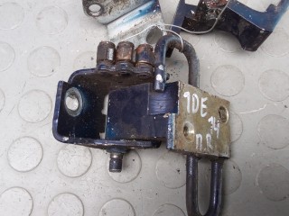 Петля передняя правая, ориг. номер 4B0831411B, VOLKSWAGEN PASSAT B5 B5 1996-2001