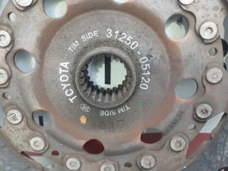 Маховик демпферный дизельный, ориг. номер 134500R010, TOYOTA COROLLA VERSO 2 2