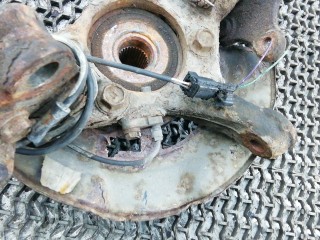 Ступица передняя левая, ориг. номер 4355042020, 4321242080, TOYOTA RAV 4 XA30 XA30
