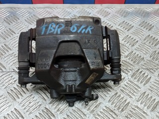 скоба суппорта перед., OPEL ZAFIRA C C 2011-2016