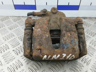 скоба суппорта перед., OPEL CORSA D D 2006-2011