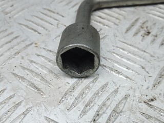 Ключ колесный, ориг. номер 0915040010, TOYOTA RAV 4 XA30 XA30