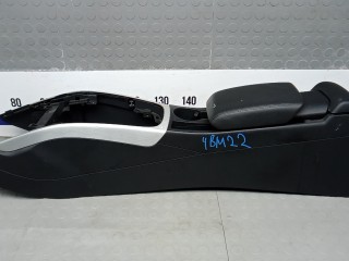 Подлокотник центральный, ориг. номер 8K0863244A, 8K0864207C, AUDI A5 1 1 2007-2011