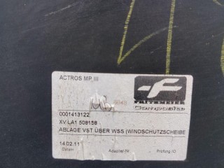 полка над лобовым стеклом, ориг. номер A0001413122, A9438409774, A0008401325, A0008401425, A0008401525, A0008401225, Mercedes-Benz Actros 3 (MP3) 2008-2026