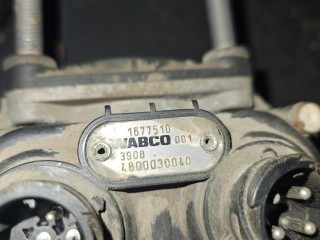 Кран главный тормозной, ориг. номер 1677510, 4800030040, DAF XF 105