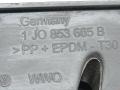 1J0853665B Заглушка (решетка) в бампер Volkswagen Golf 2001г. - фото №4