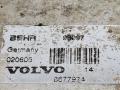 31201910, 8677974 Теплообменник масляного фильтра Volvo V70 2002г. - фото №4