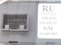 13363202, 24409205 Блок управления стеклоподъемниками Opel Meriva 2003г. - фото №3