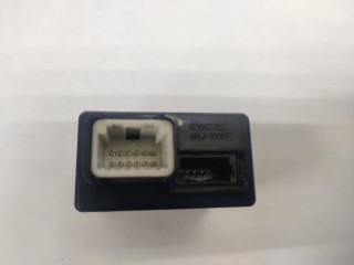 Разъем AUX / USB, ориг. номер 96120-3Z5504X, 961203Z150, Hyundai i40 VF 2011-2015