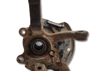 кулак передний правый, Nissan X-Trail T30 2000-2004