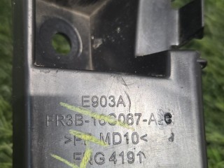 кронштейн крепления порога левый, ориг. номер FR3B-16C067-AEC, Ford Mustang 6 поколение S550 [рестайлинг] 2017-2026