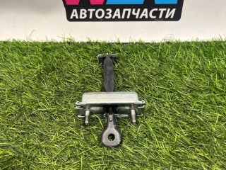 ограничитель открывания двери передней правой, ориг. номер FR3B6323552AB, Ford Mustang 6 поколение S550 [рестайлинг] 2017-2026