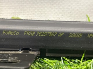 направляющая стекла, ориг. номер FR3B76297B07AF, Ford Mustang 6 поколение S550 [рестайлинг] 2017-2026