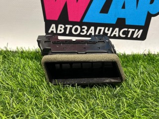 дефлектор обдува салона, ориг. номер FR3B-19C696-A, Ford Mustang 6 поколение S550 [рестайлинг] 2017-2026