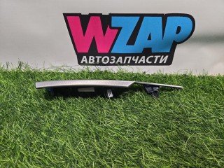 декоративная накладка торпедо, ориг. номер FR3B-63044B79, Ford Mustang 6 поколение S550 [рестайлинг] 2017-2026