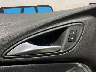 обшивка двери передней левой, ориг. номер 42747448, Buick Encore GX 1 поколение 2019-2023