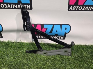 петля крышки багажника правая, ориг. номер FR3B-6342700-AD, Ford Mustang 6 поколение S550 [рестайлинг] 2017-2026