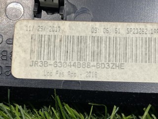 декоративная накладка торпедо, ориг. номер JR3B63044B88BD3ZHE, Ford Mustang 6 поколение S550 [рестайлинг] 2017-2026