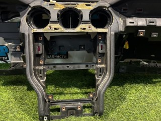 панель передняя салона (торпедо), ориг. номер JR3B-R699D82-AE, Ford Mustang 6 поколение S550 [рестайлинг] 2017-2026