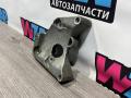 FR3E-19D624-CA кронштейн компрессора кондиционера Ford Mustang 6 поколение S550 [рестайлинг] 2018г. - фото №2