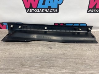накладка внутренняя на порог, ориг. номер FR3B6313201AFW, Ford Mustang 6 поколение S550 [рестайлинг] 2017-2026
