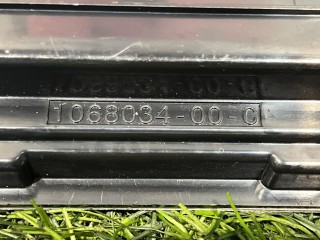 решетка вентиляции кузова, ориг. номер 1068034-00-C, Tesla Model X 1 поколение [рестайлинг] 2021-2026