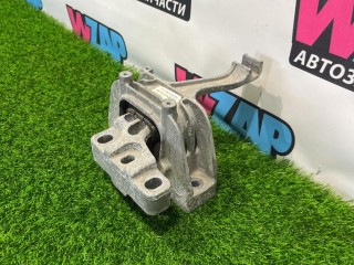 подушка крепления двигателя, ориг. номер 5Q0199262BN, Volkswagen Jetta 7 поколение 2018-2022