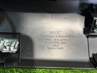 Обшивка стойки перед. лев., ориг. номер 42842432, 42842438, Chevrolet Trax 2 поколение 2023-2026