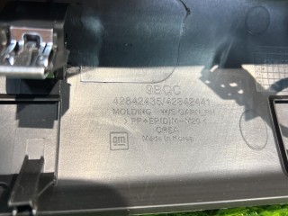 Обшивка стойки перед. прав., ориг. номер 42842435, 42842441, Chevrolet Trax 2 поколение 2023-2026