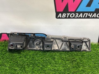 кронштейн крепления порога правый, ориг. номер FR3B16C066AC, Ford Mustang 6 поколение S550 [рестайлинг] 2017-2026